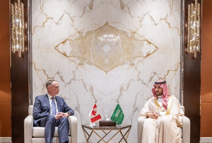 كندا توسع تعاونها الدفاعي والاقتصادي مع السعودية وسط استمرار تعثر الاستثمارات الإماراتية