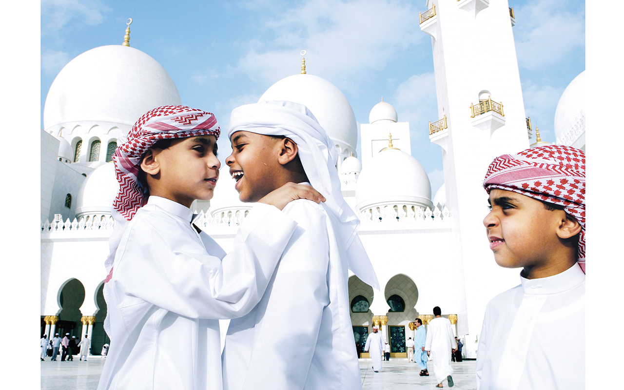 تحذيرات أمنية وأسرية خلال العيد.. دعوات لحماية الأطفال من مخاطر الإهمال والتطبيقات الذكية