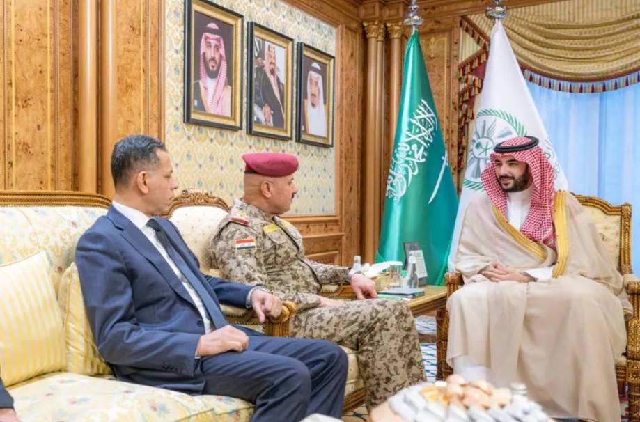وزير الدفاع السعودي من الرياض: العراق "جار عزيز" ولن ندخر دعماً لأمنه