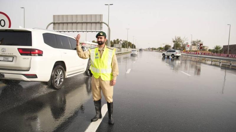 الأرصاد يعلن انتهاء المنخفض الجوي واستقرار الأوضاع في الإمارات