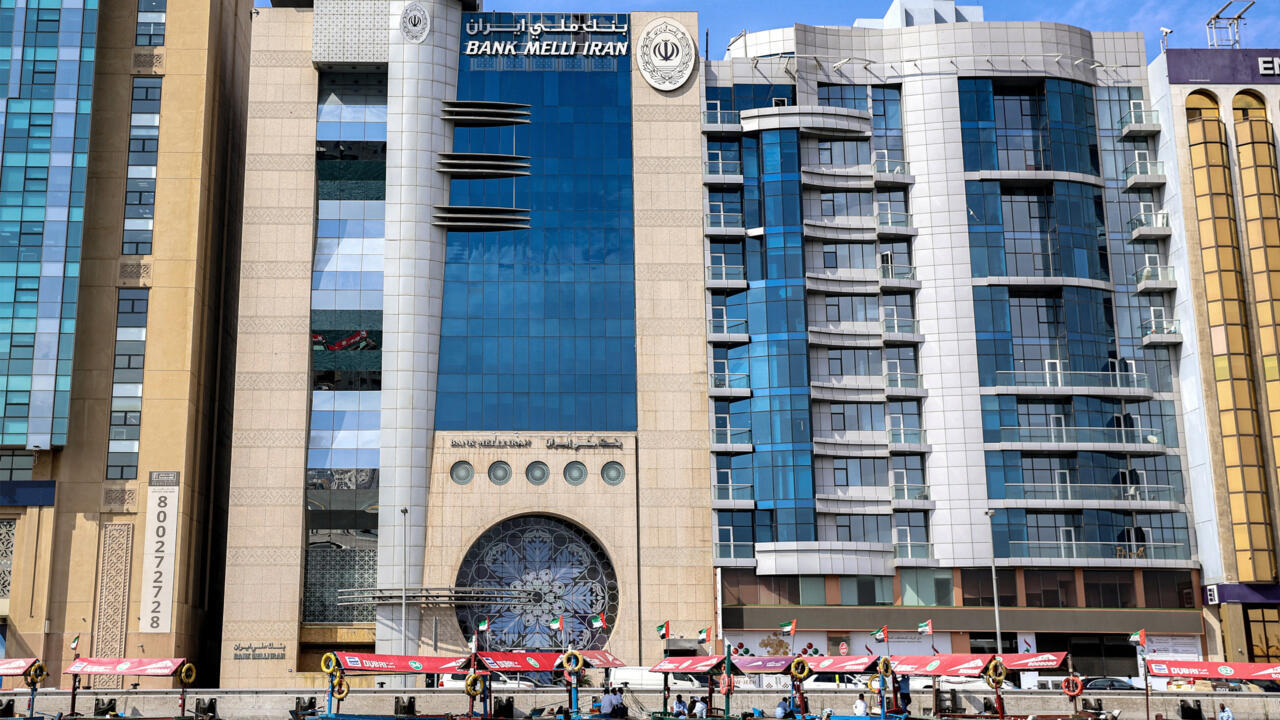 وول ستريت جورنال: مصالح إيران تواصل نشاطها في دبي رغم تهديدات أميركا بالعقوبات الثانوية