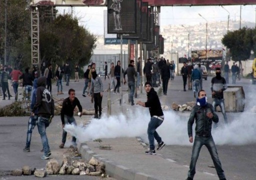 إصابة عشرات الفلسطينيين في مواجهات مع جيش الاحتلال في الضفة الغربية
