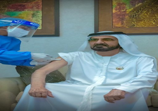 محمد بن راشد يتلقى لقاحا تجريبيا لفيروس كورونا المستجد