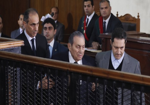 لأول مرة منذ خلعه.. مبارك يحاكم ثورة يناير
