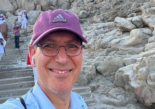 متحدياً مشاعر المسلمين.. صحفي إسرائيلي "يتسلل" إلى مكة ويلتقط صورا لجبل عرفات