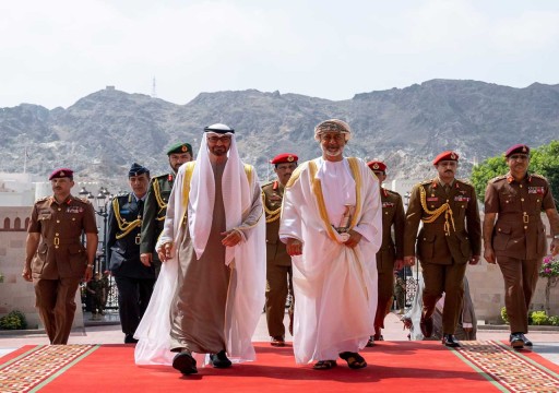 رئيس الدولة ونائبه يهنئان سلطان عمان باليوم الوطني