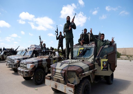 صحيفة فرنسية: أبوظبي زوّدت حفتر بـ3 آلاف طن من المعدات العسكرية