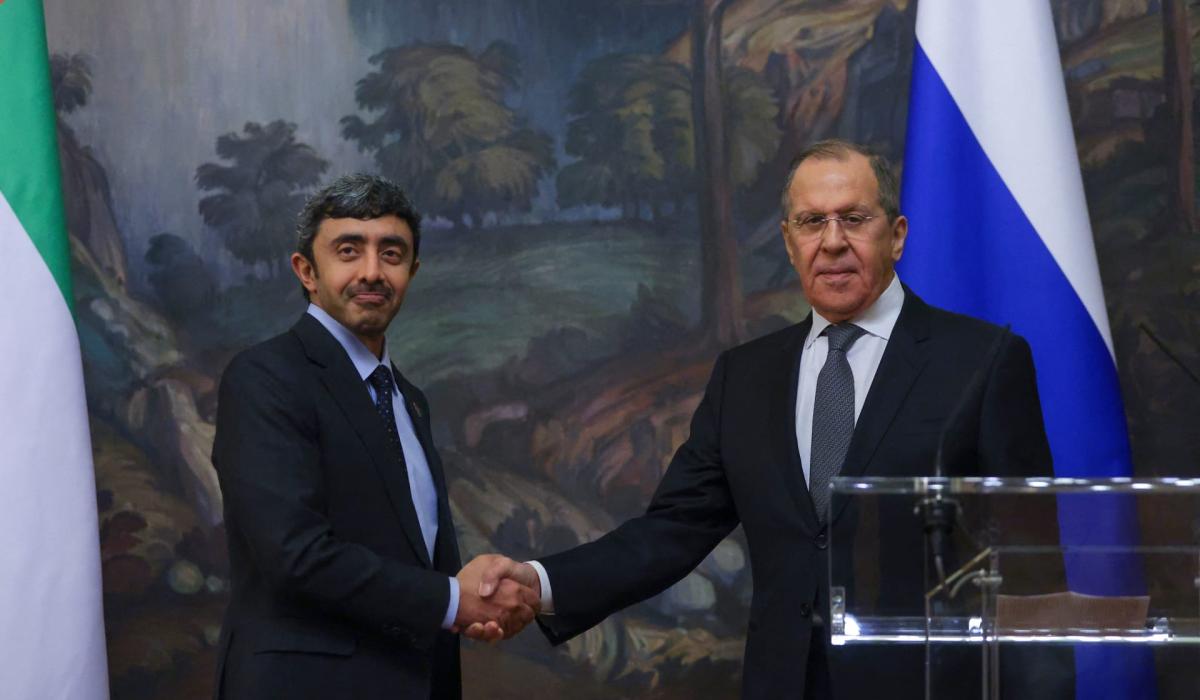 عبدالله بن زايد يجري "مباحثات سرية" مع نظيره الروسي حول الحرب الإيرانية