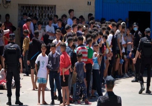 إسبانيا تبدأ ترحيل مئات المهاجرين القاصرين إلى المغرب