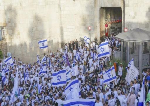 انطلاق "مسيرة الأعلام" في القدس بمشاركة وزراء.. والاحتلال يعتدي على الفلسطينيين
