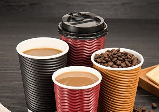 دراسة: شرب الشاي والقهوة بالأكواب الورقية يؤدي إلى الإصابة بمرض خطير