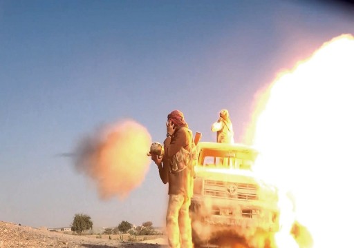 وكالة: أكثر من 100 قتيل بمعارك عنيفة بين القوات الحكومية والحوثيين شرقي اليمن