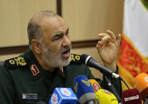 الثوري الإيراني: سندمر السفن الحربية الأمريكية إذا هددت أمننا بالخليج