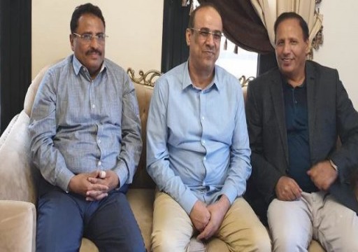 سلطنة عمان تستقبل مسؤولين عمانين طالبوا بطرد أبوظبي من التحالف ومحاكمتها