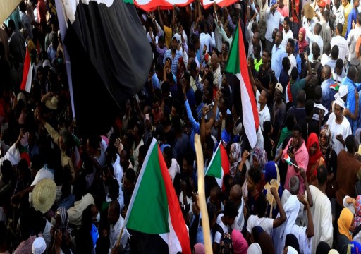 المعارضة السودانية تطالب العسكر بتسليم السلطة فوراً