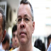 محامي القس الأمريكي المحتجز بتركيا: تطورات إيجابية في قضية موكلي