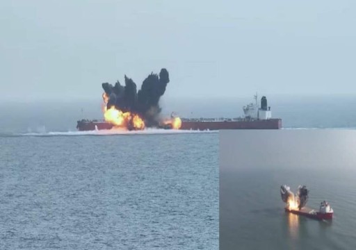 بعد ساعات من انفجار قرب أخرى.. سفينة تجارية تتعرض للاستهداف بصاروخ في خليج عدن