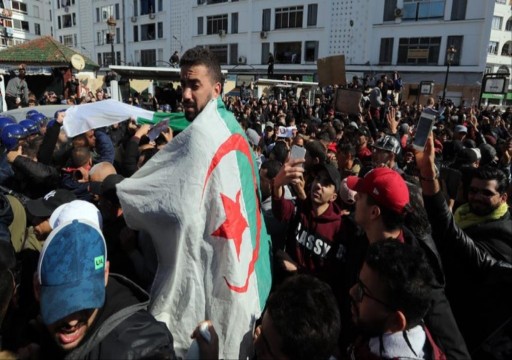 الجزائر.. استمرار المظاهرات المطالبة برحيل نظام بوتفليقة