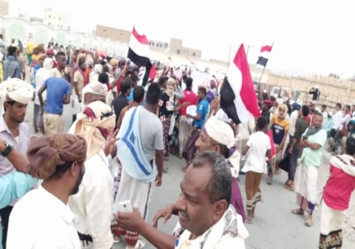 اليمن.. أول تظاهرة ضد "الانتقالي" منذ سيطرته على سقطرى