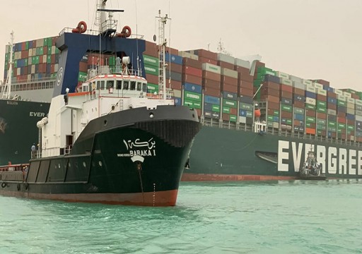 "رويترز": تعرض سفينة حاويات لحادث في قناة السويس