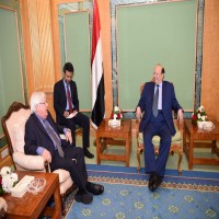 الرئيس اليمني يلتقي المبعوث الأممي قبيل عرض خطة السلام على مجلس الأمن