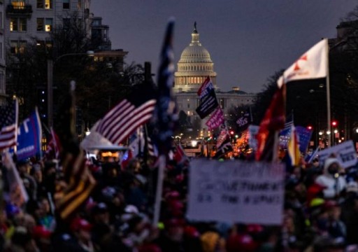 أنصار ترامب يتظاهرون ضد مصادقة الكونغرس على رئاسة بايدن