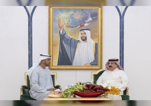 محمد بن زايد يبحث مع ملك البحريني سبل التعاون المشترك