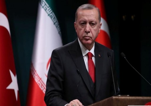 أردوغان يهدد أوروبا باللاجئين ويهاجم أعضاء بالكونغرس الأمريكي