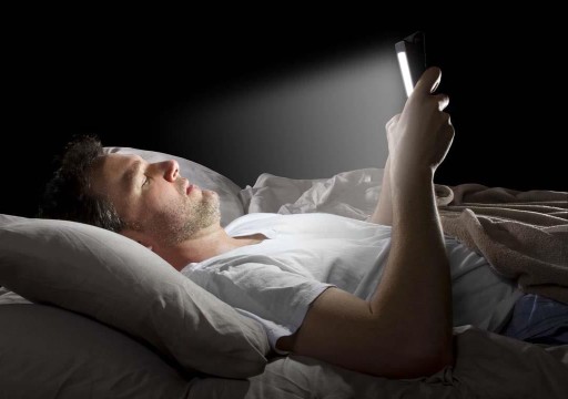 ما علاقة اضطرابات النوم باستخدام وسائل التواصل الاجتماعي؟