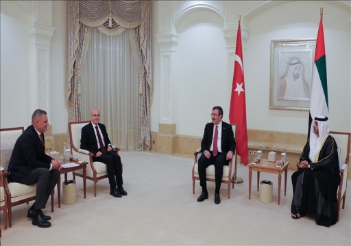 نائب الرئيس التركي ووزير المالية يصلان أبوظبي لبحث تعزيز التعاون الاقتصادي