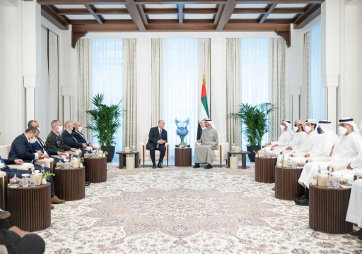 في زيارة مفاجئة.. رئيس وزراء الكيان الصهيوني يصل أبوظبي ويلتقي رئيس الدولة