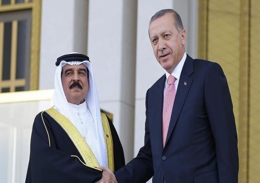 رغم التوترات.. أردوغان وملك البحرين يبحثان "تسريع العلاقات" بين البلدين