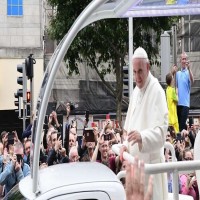 البابا فرنسيس يعترف "بعار" اعتداءات جنسية لرجال دين على أطفال في إيرلندا