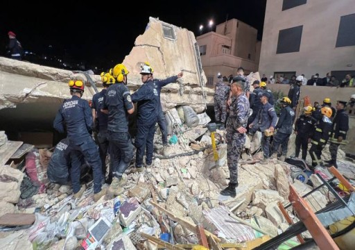 بعد انتشال آخر جثة.. الأردن يعلن الحصيلة النهائية لضحايا انهيار المبنى في عمّان