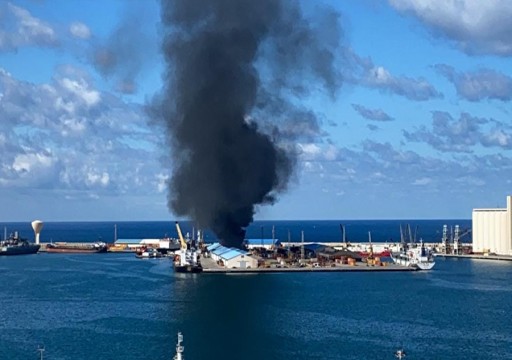 الحكومة الليبية تعلق مشاركتها بمحادثات جنيف بعد قصف ميناء طرابلس