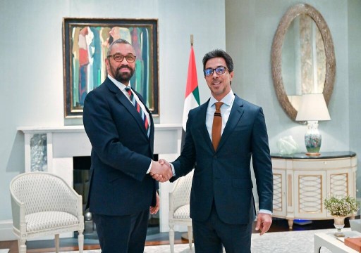 منصور بن زايد يبحث مع وزير الخارجية البريطاني سبل تطوير التعاون الثنائيّ