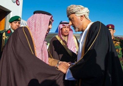 سلطان عُمان يصل السعودية الأحد تلبية لدعوة الملك سلمان في زيارة هي الأولى منذ توليه السلطة