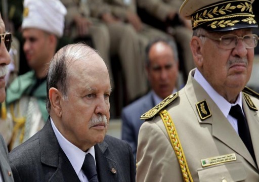 صحفية جزائرية: الجيش يدعم تنحي بوتفليقة وتوقعات بعزله قريباً