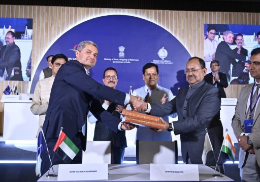 "موانئ دبي" تستثمر أكثر من نصف مليار دولار في تطوير ميناء هندي