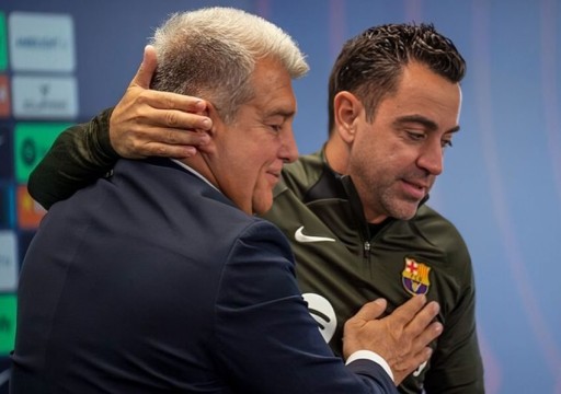 برشلونة الإسباني يعلن رسميا إقالة مدربه تشافي