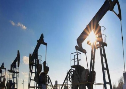 النفط يهبط لشكوك حيال الطلب ومخاوف من عدم الاتفاق على خفض الإنتاج