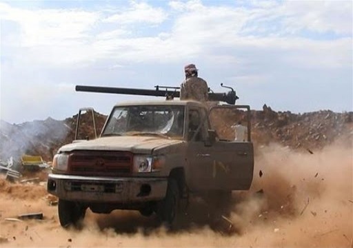 مقتل 19 حوثيا في اشتباكات مع الجيش اليمني قرب الحدود السعودية