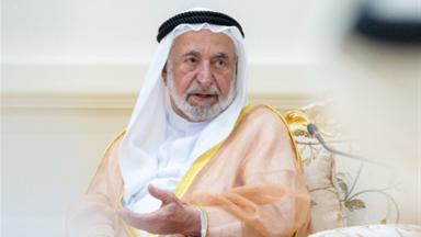 حاكم الشارقة يعتمد 470 منحة دراسية للالتحاق بالجامعة القاسمية