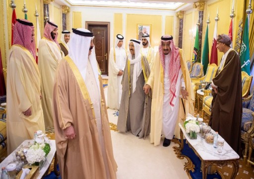 صحيفة: الكويت تعمل لتبريد الأزمة الخليجية ووقف الحملات الإعلامية الصارخة