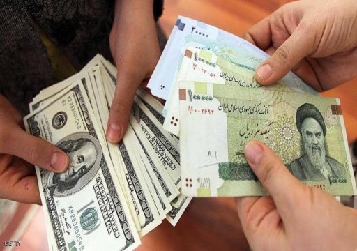 وكالة: تراجع قياسي للريال الإيراني أمام الدولار