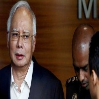 اتهام رئيس وزراء ماليزيا السابق نجيب بغسل أموال