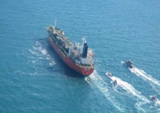 إيران تعلن إحباط محاولة أمريكية لمصادرة ناقلة نفط في بحر عمان
