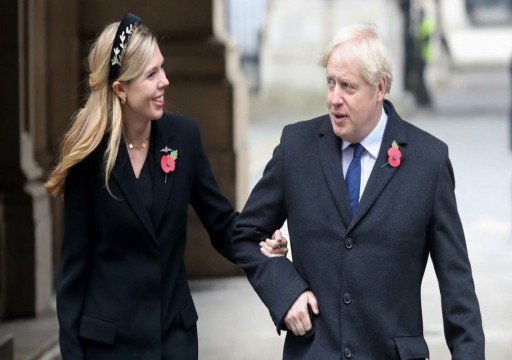 في سرية تامة".. رئيس وزراء بريطانيا يتزوج خطيبته