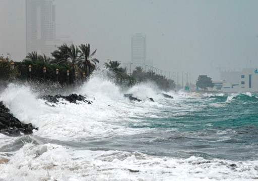 رغم نفي الأرصاد.. "البيان": اضطراب الأمواج في الفجيرة سببه إعصار "بيبرجوي"