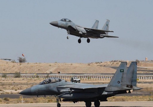 الحوثيون يعلنون قصف قاعدة الملك خالد الجوية بالسعودية